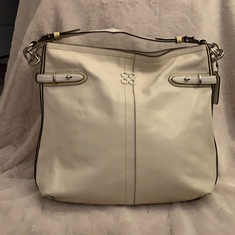 Coach Ivory White leather shoulder bag.